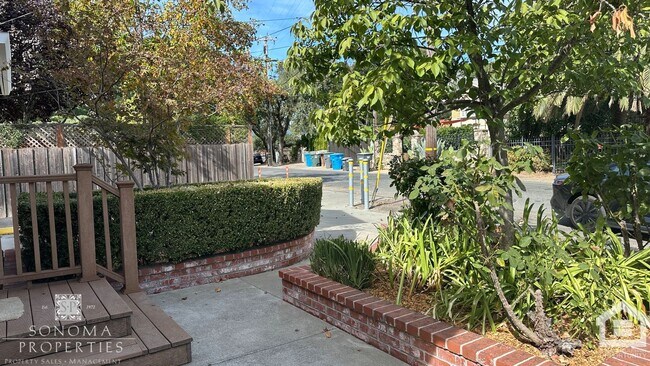 Foto del edificio - Updated 2 Bedroom Sonoma Home