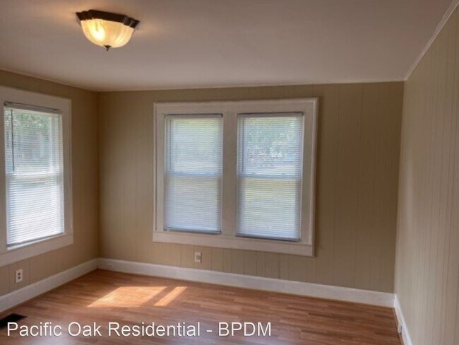 Building Photo - 3 br, 1 bath House - 116 Church Street
