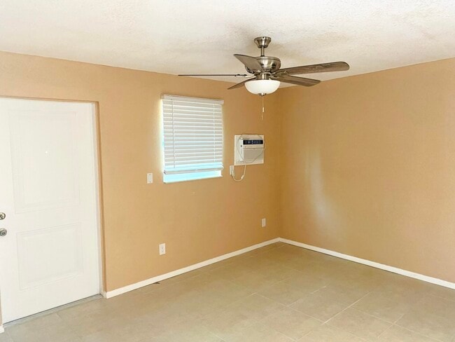 Building Photo - 5850 Orange Rd