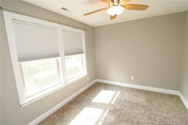 Foto del edificio - 1428 Providence Green Ln