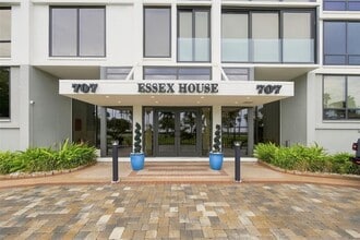 Building Photo - 707 S Gulfstream Ave