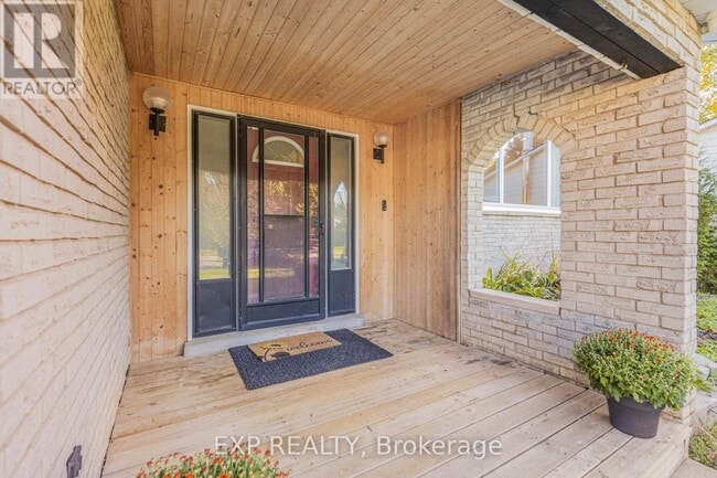 Building Photo - 474 Sandhill Ct