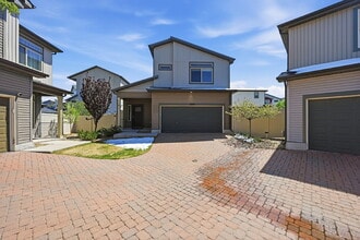 Building Photo - 5256 Andes St