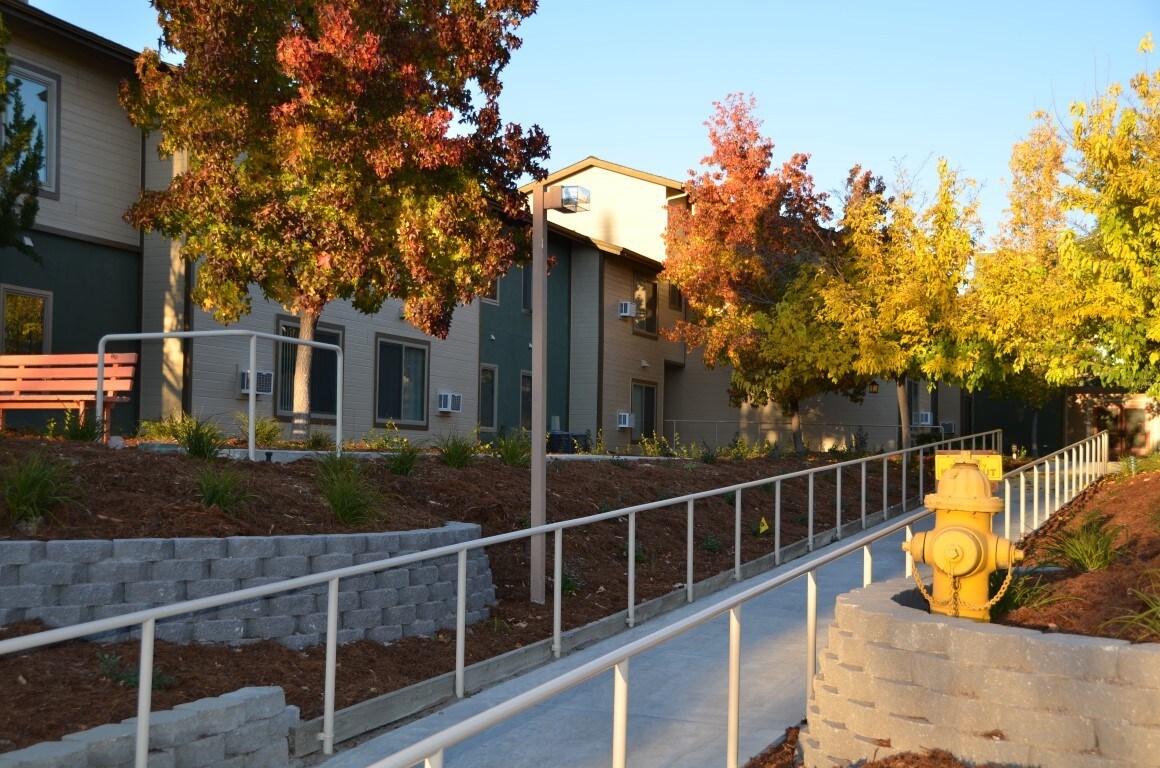 California Manor Apartments in Atascadero, CA