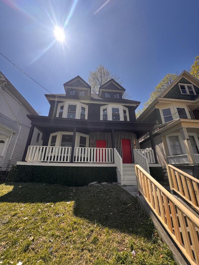 Foto del edificio - 442 Hudson Ave