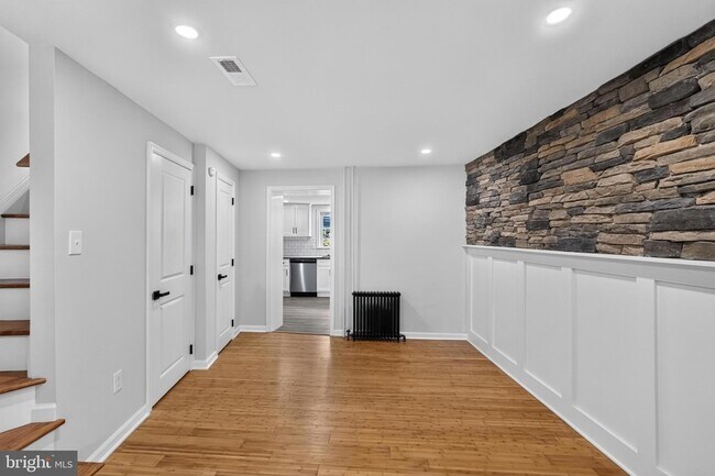 Foto del edificio - 4469 Silverwood St