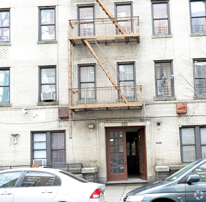 Building Photo - 3212-3216 Decatur Ave