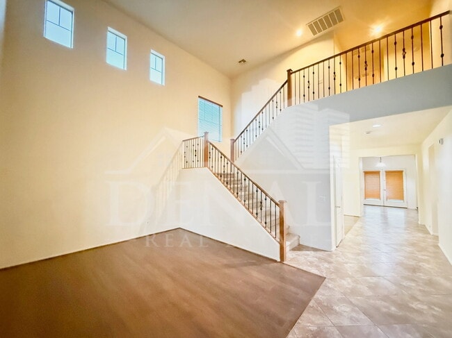 Building Photo - 144 S 108th Dr