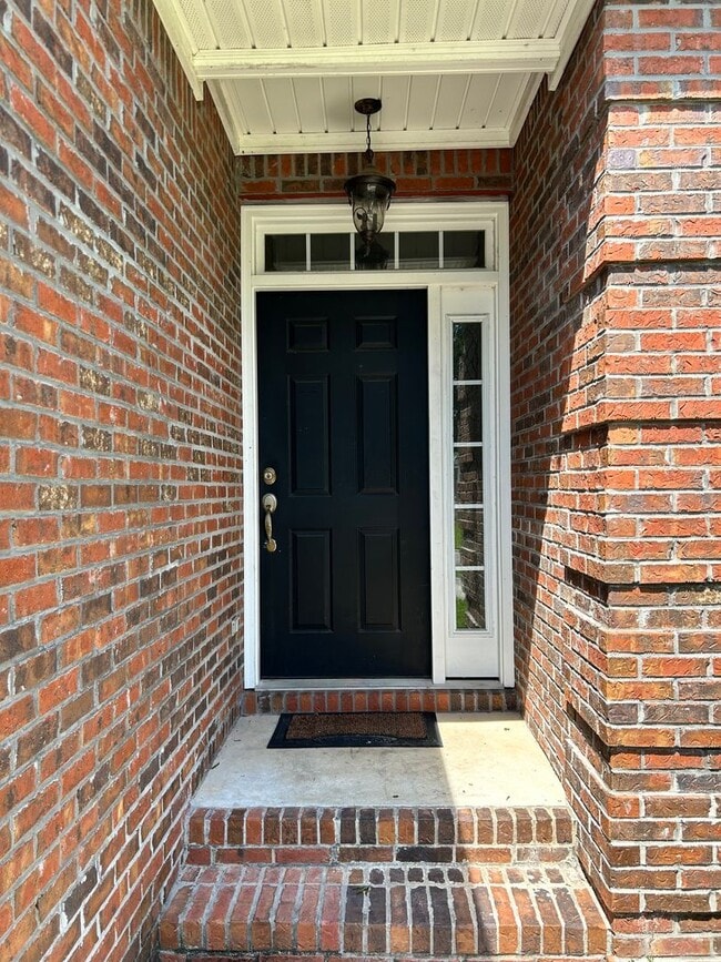 Building Photo - N Greyfield Place