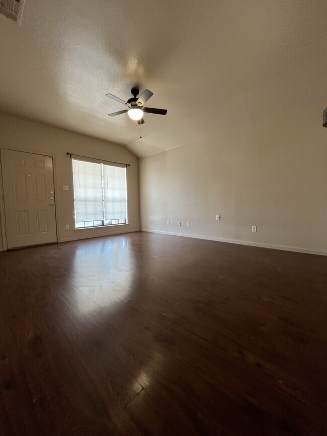 Building Photo - 1301 Nicholas Cir