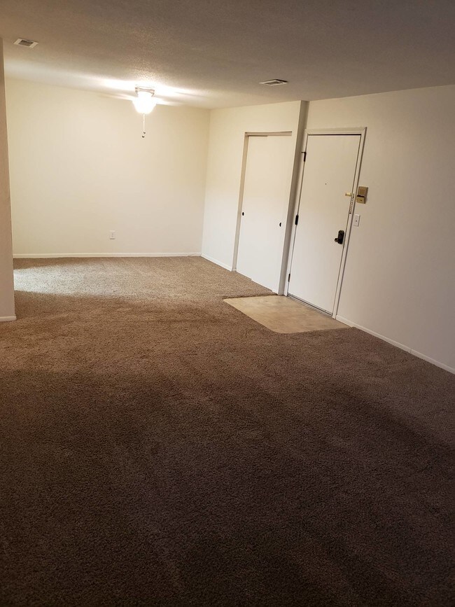 Foto del edificio - 2460 Old Stone Ct