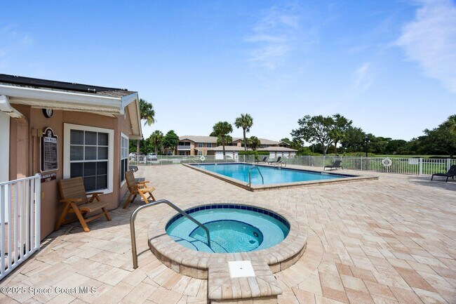 Foto del edificio - 1790 Rocky Wood Cir