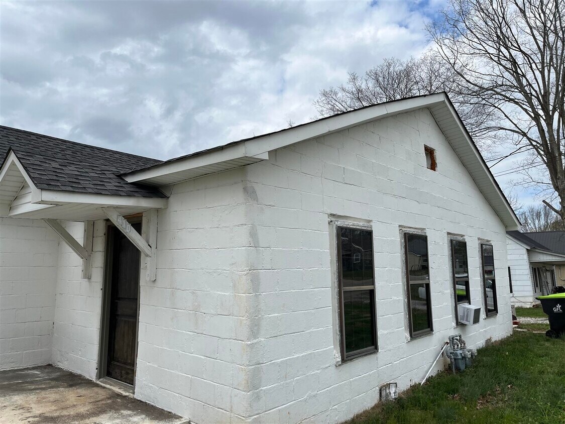 Primary Photo - 410 S Streets Ave