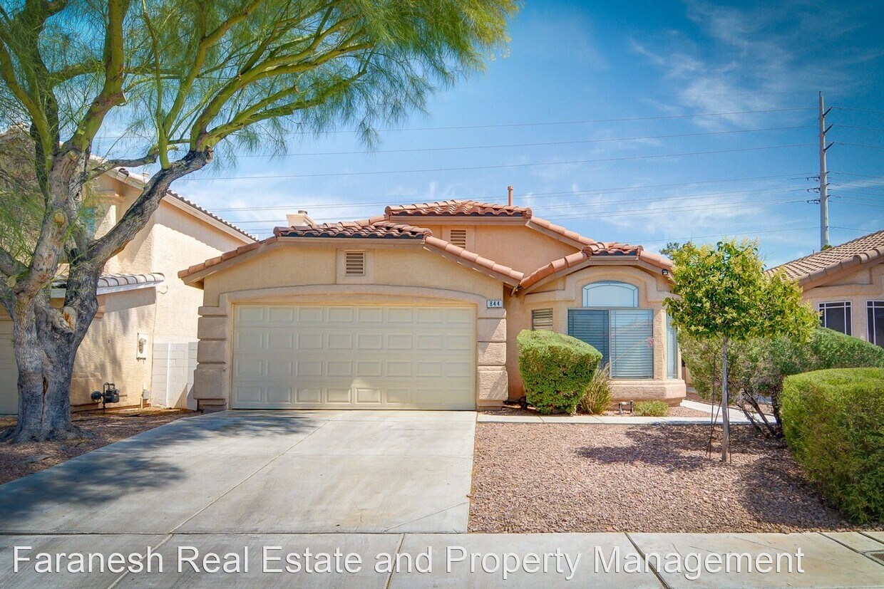 Foto principal - 3 br, 2 bath House - 844 Rainbow Rock St