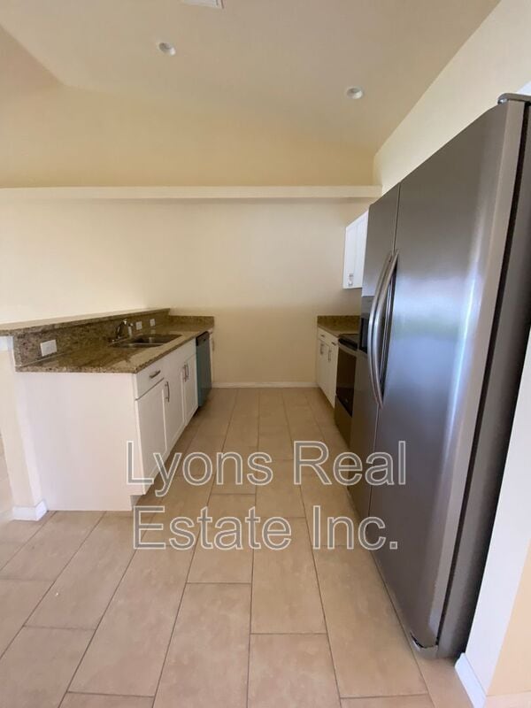 Building Photo - 2109 Chiquita Blvd S