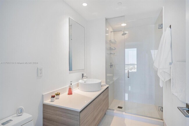 Foto del edificio - 121 NE 34th St