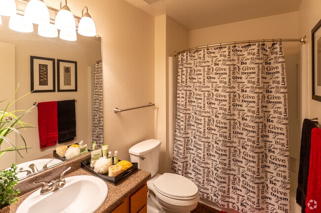 1BR, 1BA 708SF - Countryside Village Apartments