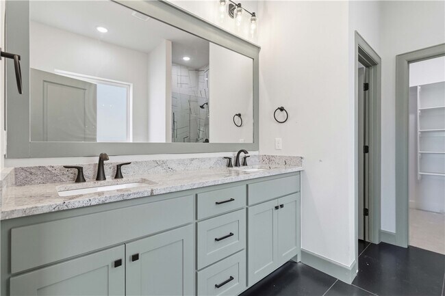 Foto del edificio - 980 Trestle Ln