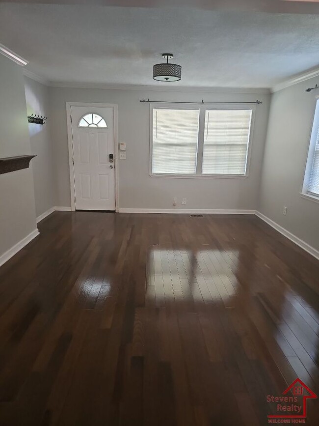 Building Photo - 2412 Chapel Ave