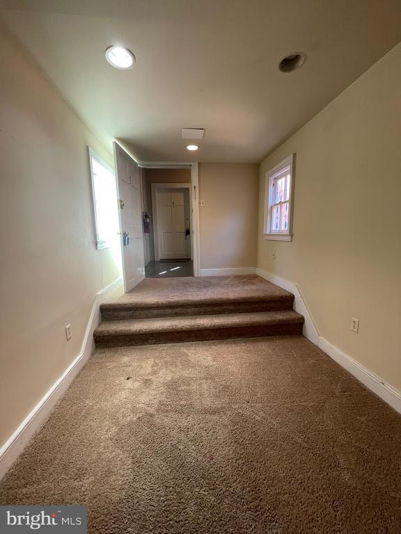 209 Hanover St Unit 5, Fredericksburg, VA 22401 Room for Rent in