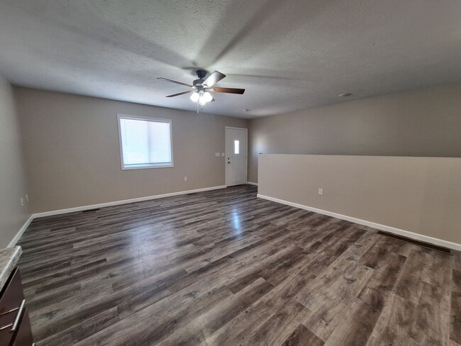 Building Photo - 2 bedroom apartment