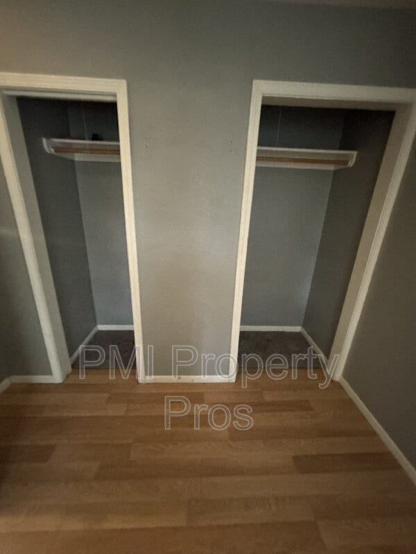 Building Photo - 6712 W Villard Ave