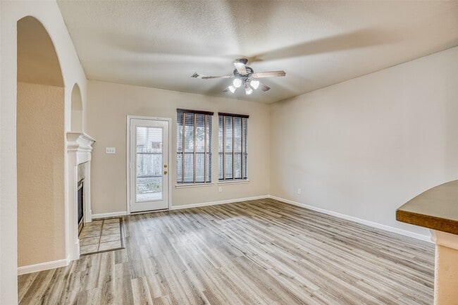 Foto del edificio - 21615 Balsam Brook Ln