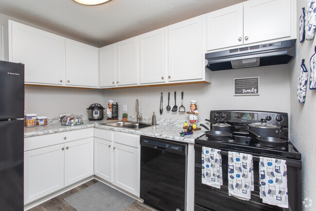 2BR, 1BA - 950SF - The Pynes by Trion Living