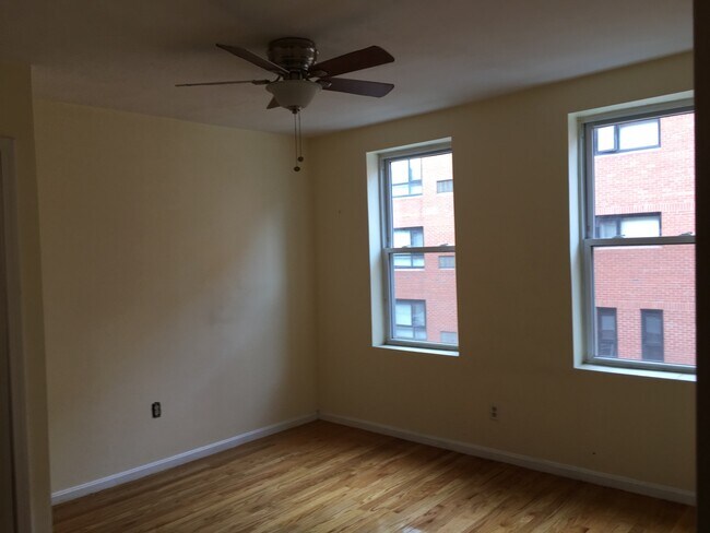 Building Photo - 170 Endicott St