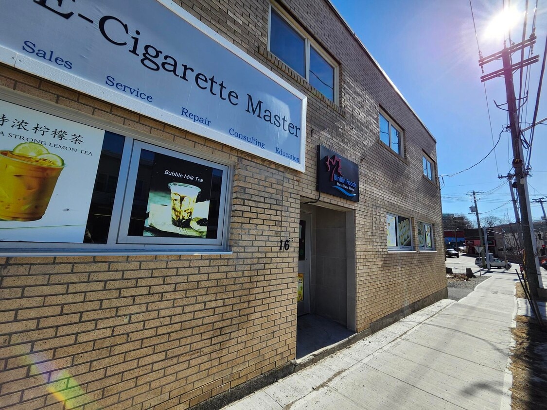 Primary Photo - 18 Waterloo St
