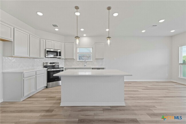 Building Photo - 1214 Carnaby Dr