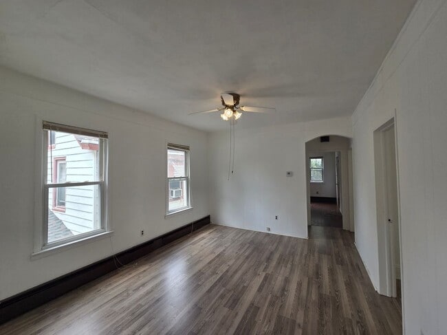 Building Photo - 293 Burgess Pl