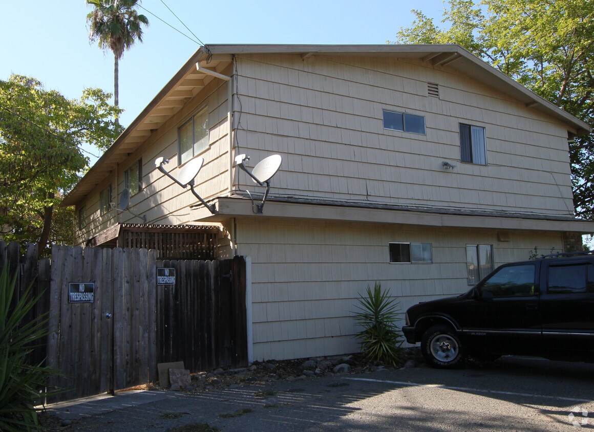 Foto del edificio - 4400 Greenholme Dr