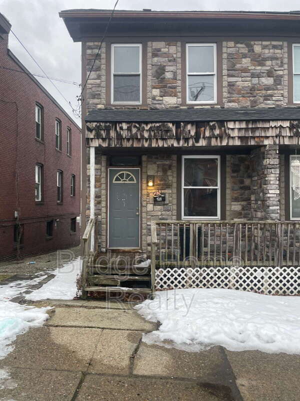 Building Photo - 128 S Spring Ave
