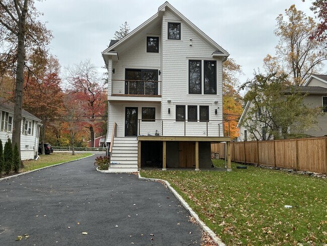 Foto del edificio - 141 West Ave