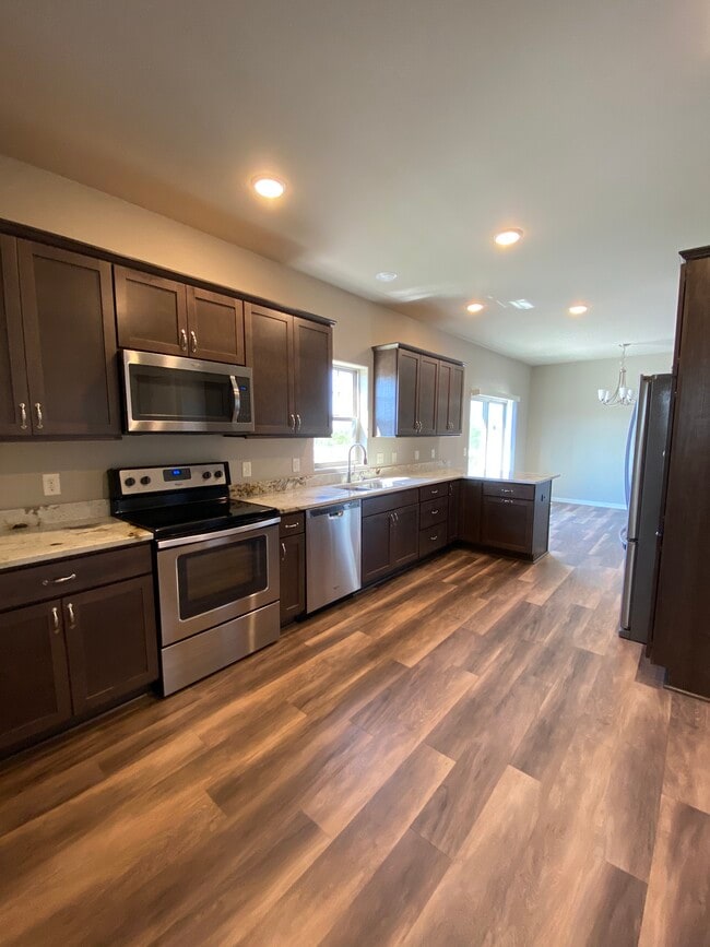 Kitchen - 1147 High Pointe Knoll Cir