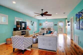 Building Photo - 395 Paradise Pointe Dr