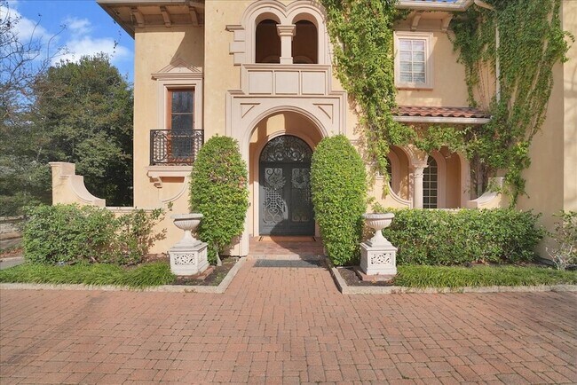 Foto del edificio - 6807 Lupton Dr