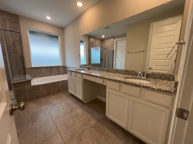 Foto del edificio - 24715 Gracefield Haven Ln