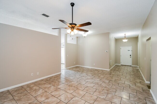 Foto del edificio - 8706 Star Leaf Rd N