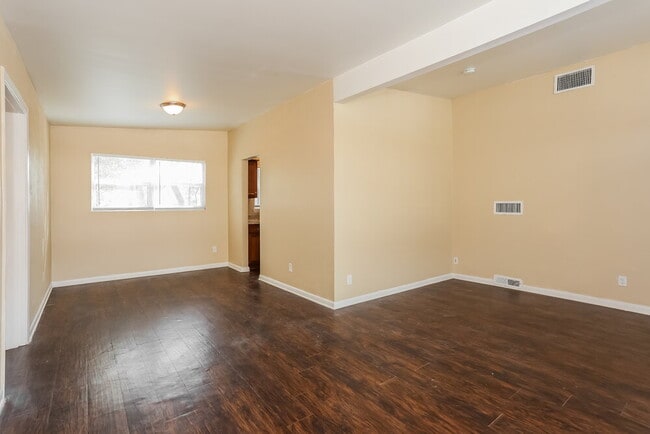 Building Photo - 7004 Bernay Ave