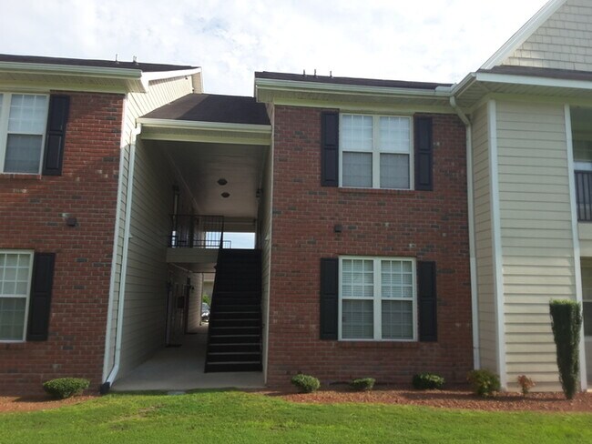 Building Photo - 4020 Bardstown Ct