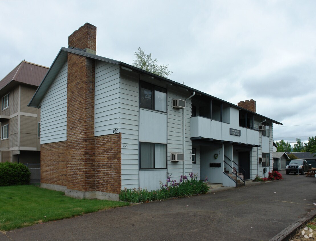 Primary Photo - Rolf Hansen Apartments