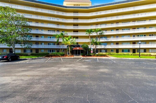 Foto del edificio - 8950 Park Blvd