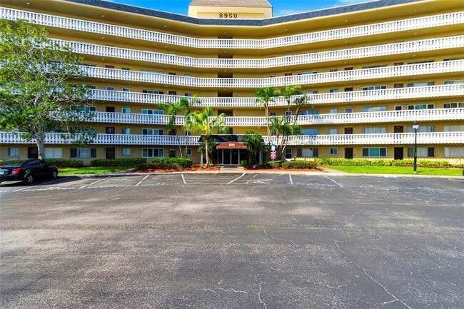 Building Photo - 8950 Park Blvd
