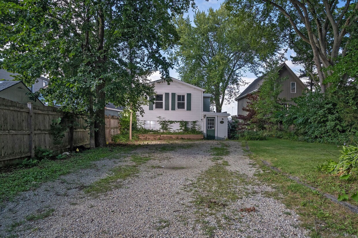 Foto principal - 1 N Maple Ave