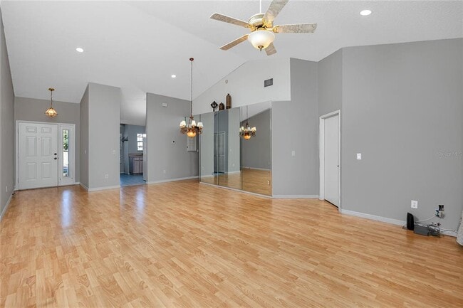 Foto del edificio - 2411 Bentley Dr