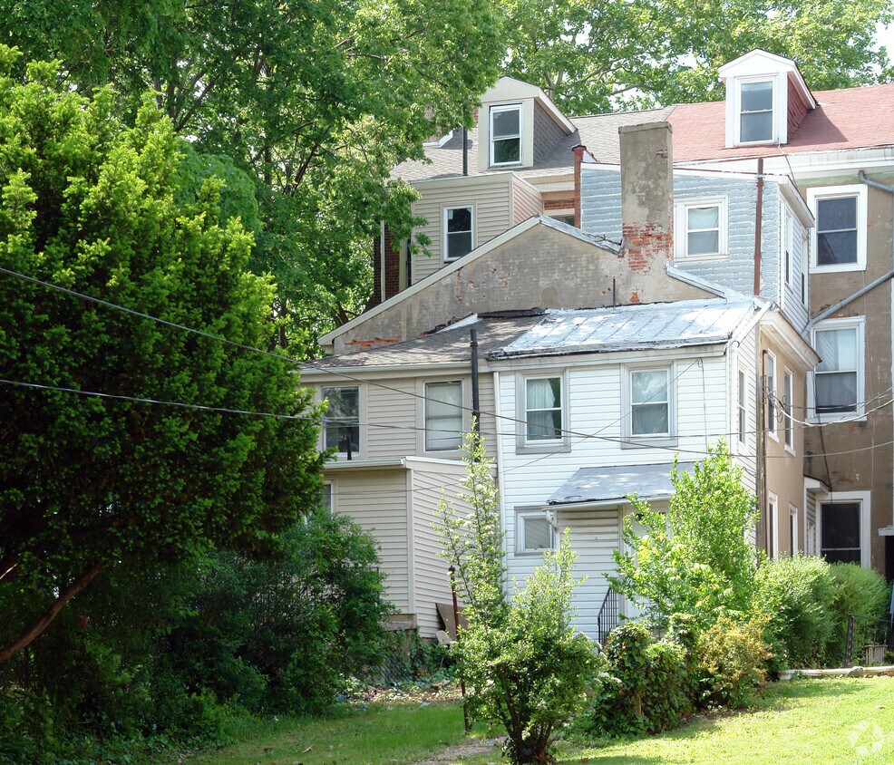 Building Photo - 1206 Dekalb St