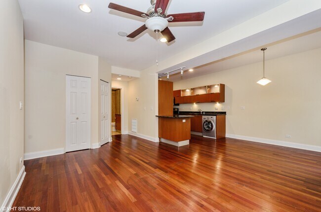 Foto del edificio - 1358 W Estes Ave