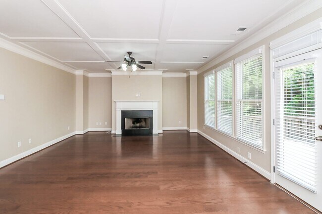 Building Photo - 501 Wicklow Pl #P